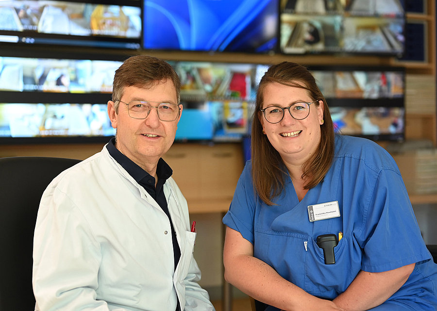 Franziska Husmann (r.), Pflegerische Leitung, und Dr. Tilman Polster, Leitender Arzt der Kinder- und Jugendepileptologie im Krankenhaus Mara